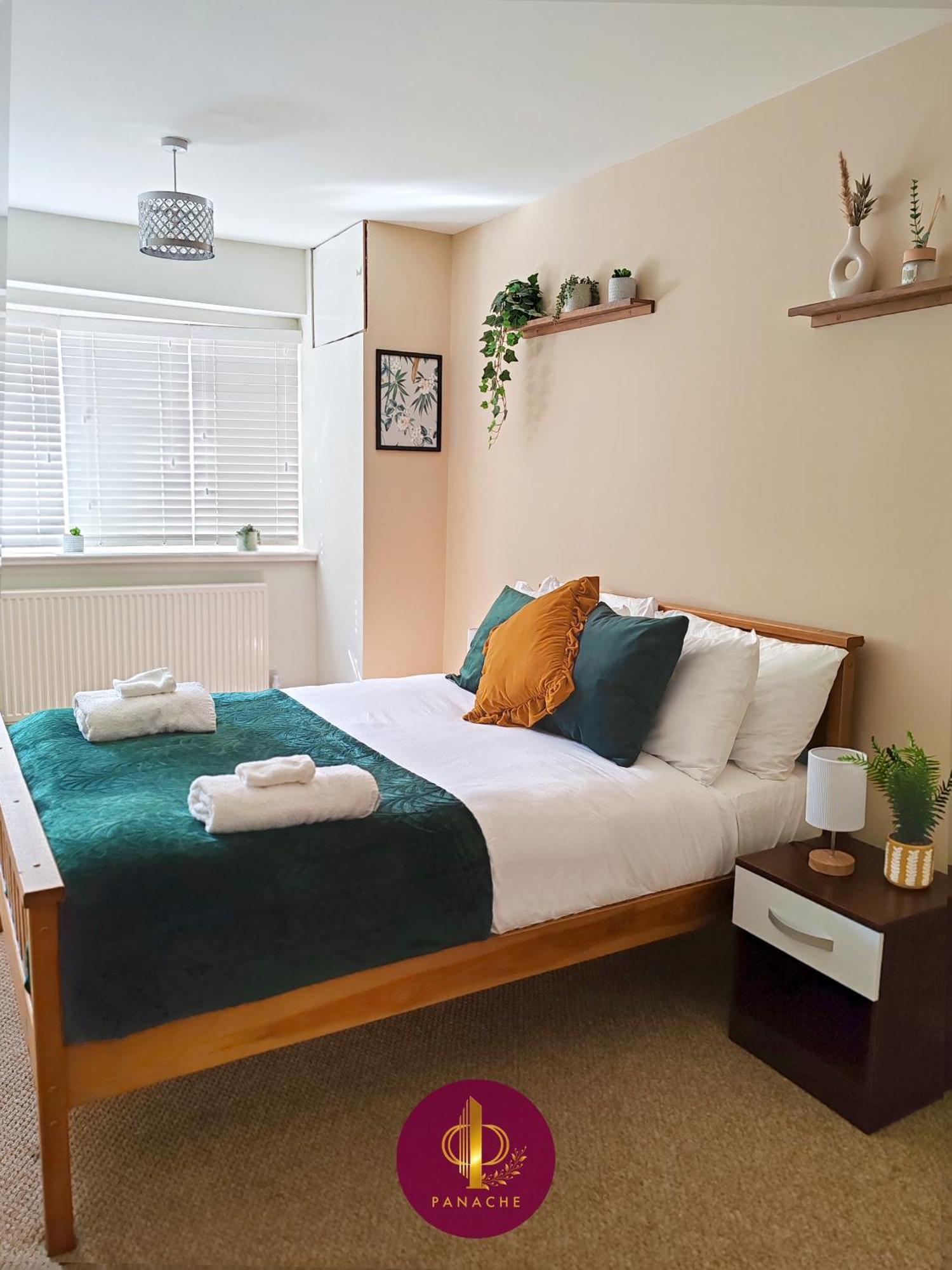 Contractors, Relocators, Free Parking, Wifi, Smart Tvs Apartment Marston Green Exterior photo
